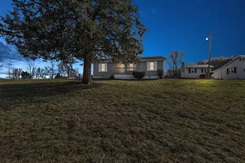 13385 Ironworks Rd, Winchester, KY 40391