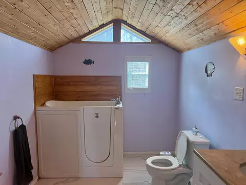 Bath - 157 Eldridge Ln, Nancy, KY 42544 photo 1 of 4