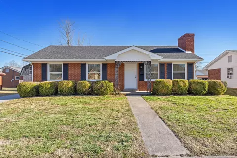 607 Greenbriar Dr, Harrodsburg, KY 40330