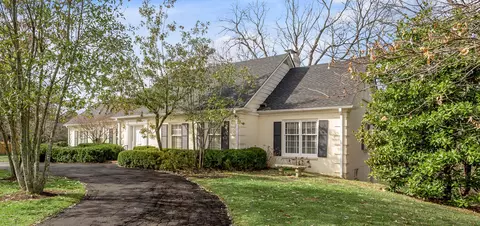 425 Lakeshore Dr, Lexington, KY 40502