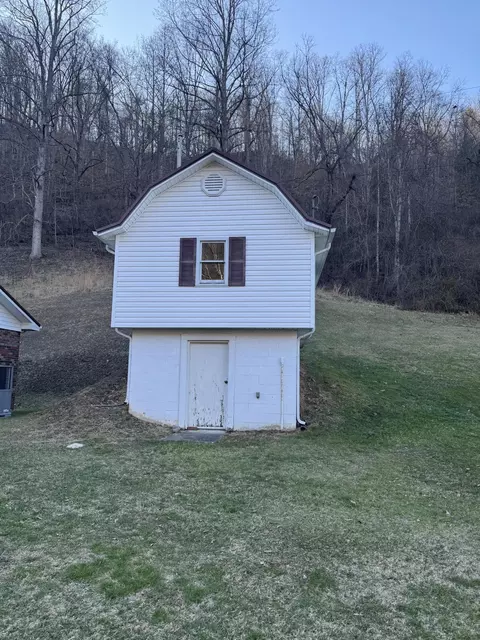 7811 Ky 30, Jackson, KY 41339 photo 8