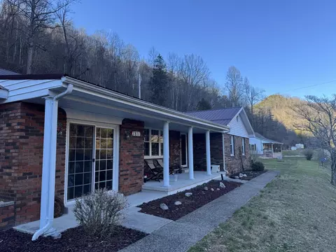 7811 Ky 30, Jackson, KY 41339