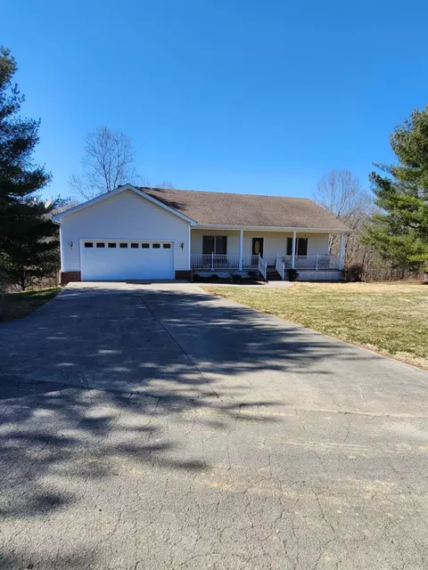 225 Deerwood Dr, Science Hill, KY 42553