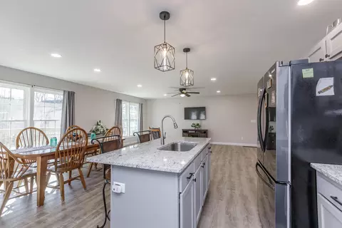 Kitchen - 44 Hummingbird Ln, Stanton, KY 40380 photo 4 of 6