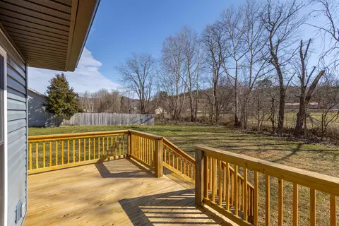 Exterior - 44 Hummingbird Ln, Stanton, KY 40380 photo 2 of 6