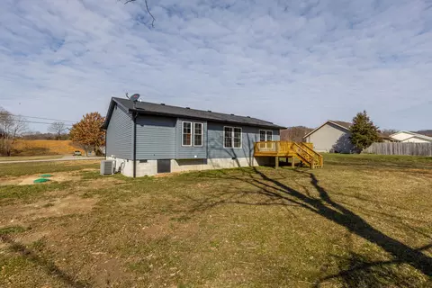 Exterior - 44 Hummingbird Ln, Stanton, KY 40380 photo 5 of 6