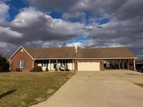 52 Hancock St, Hustonville, KY 40437