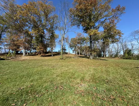 175 Lorraine Ct, Berea, KY 40403 photo 3