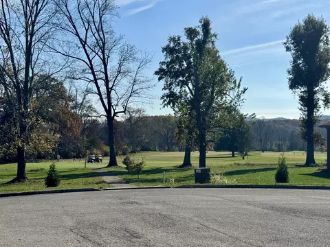 175 Lorraine Ct, Berea, KY 40403 photo 2