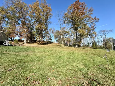 175 Lorraine Ct, Berea, KY 40403
