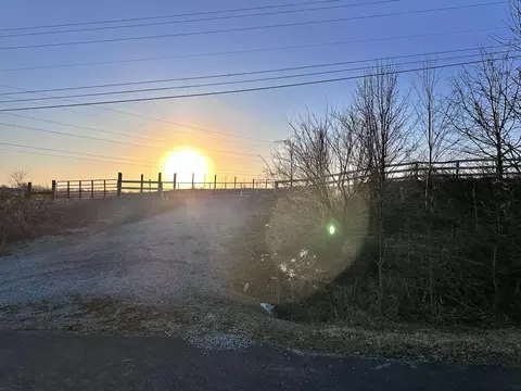 2 Camp Dick Rd, Lancaster, KY 40444