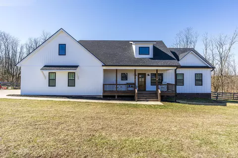 230 Woodridge Dr, Lancaster, KY 40444