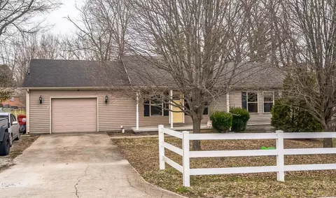 211 Glades St, Berea, KY 40403