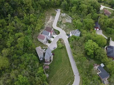 3277 Lookout Valley Dr, Covington, KY 41017
