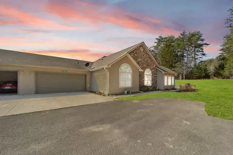 423 Deer Lake Pl, Bronston, KY 42518