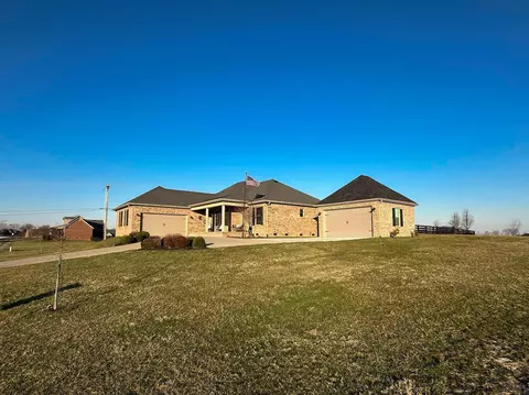 100 Hampton Hall Dr, Berea, KY 40403 photo 2