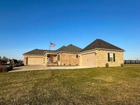 100 Hampton Hall Dr, Berea, KY 40403 photo 3
