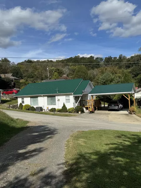 84 Scenic Dr, Baxter, KY 40806