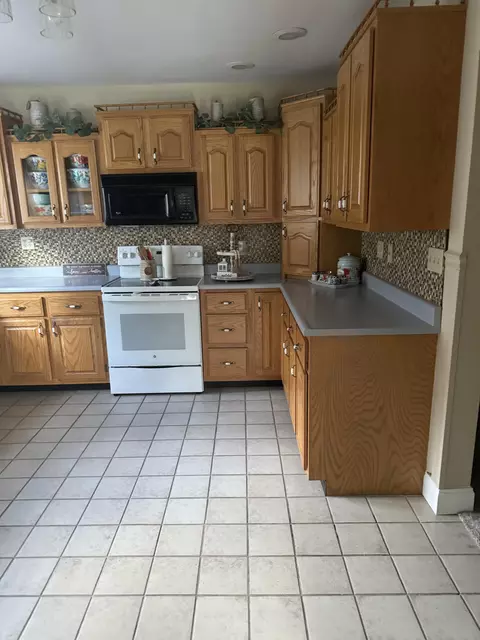 Kitchen - 84 Scenic Dr, Baxter, KY 40806 photo 2 of 2