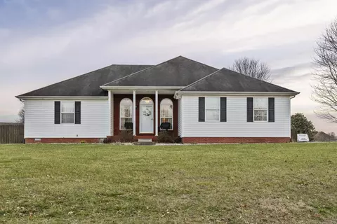 570 Sierra Cir, Stanford, KY 40484