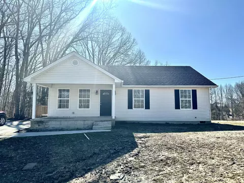 2001 Stacy Lane Rd, Irvine, KY 40336