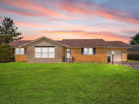 49 Westwind Dr, Flemingsburg, KY 41041