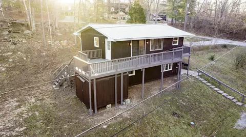 175 Waters Edge Dr, Somerset, KY 42501