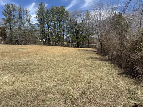 9999 Sutton St, Corbin, KY 40701 photo 2