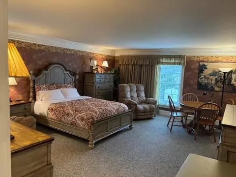 Bedroom - 102 Ferry St, Augusta, KY 41002 photo 2 of 5