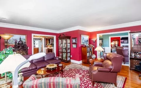 Living - 102 Ferry St, Augusta, KY 41002 photo 2 of 5
