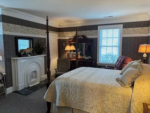 Bedroom - 102 Ferry St, Augusta, KY 41002 photo 5 of 5