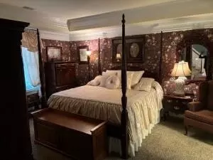 Bedroom - 102 Ferry St, Augusta, KY 41002 photo 1 of 5