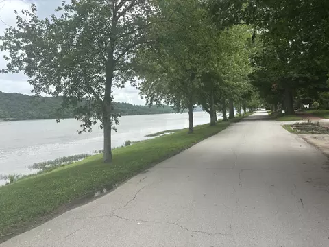 View/Area - 102 Ferry St, Augusta, KY 41002 photo 1 of 1