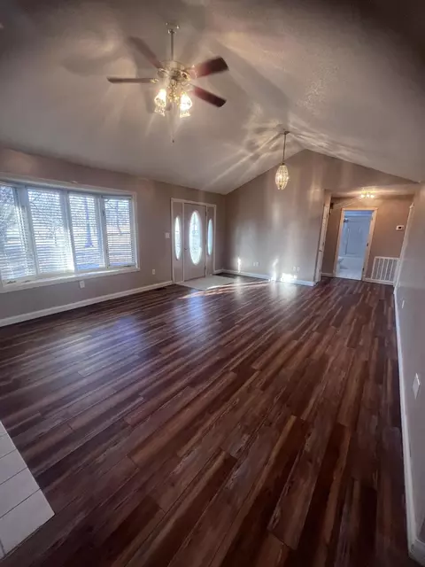 Living - 179 Davis Rd, Corbin, KY 40701 photo 3 of 5
