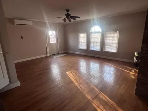 Living - 179 Davis Rd, Corbin, KY 40701 photo 4 of 5