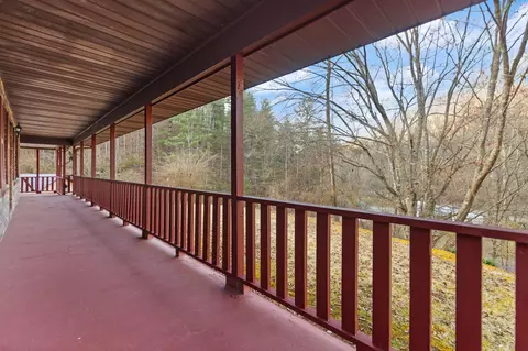 130 Benny Ln, Jackson, KY 41339 photo 4