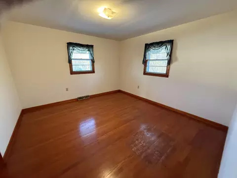 Bedroom - 1015 Highway 1071, Tyner, KY 40486 photo 3 of 3