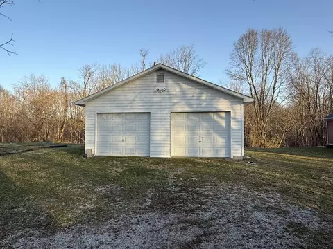 Exterior - 1015 Highway 1071, Tyner, KY 40486 photo 4 of 9