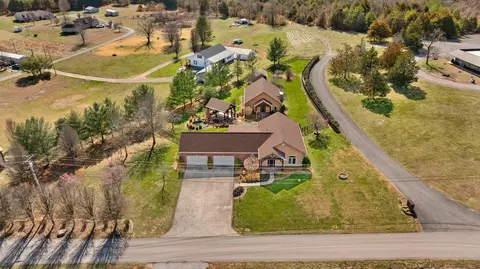 745 Colyer Rd, Bronston, KY 42518