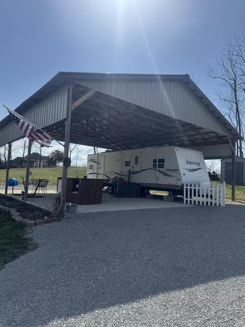 1782 Wolf River Dock Rd, Albany, KY 42602