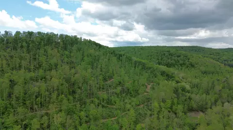 9999 Wind Cave Rd, Mckee, KY 40447