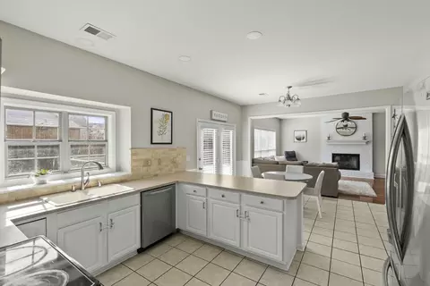 Kitchen - 164 Irving Ln, Georgetown, KY 40324 photo 2 of 5