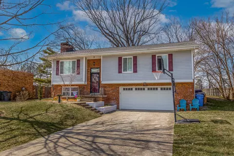 3301 Carriage Ln, Lexington, KY 40517