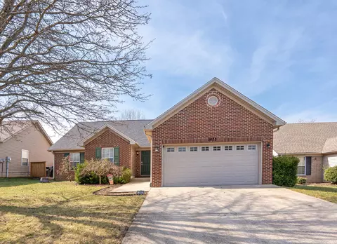 3052 Town Branch Rd, Lexington, KY 40511