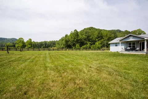 151 White Pine Ln, Vanceburg, KY 41179