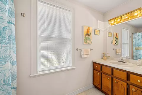 Bath - 403 E Third St, Perryville, KY 40468 photo 2 of 3