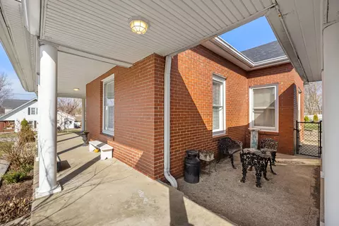 Exterior - 403 E Third St, Perryville, KY 40468 photo 3 of 11