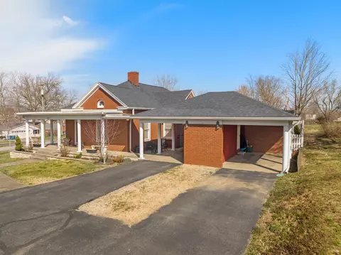 Exterior - 403 E Third St, Perryville, KY 40468 photo 8 of 11