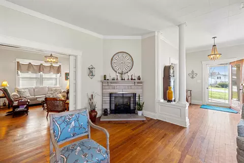Entry Way - 403 E Third St, Perryville, KY 40468 photo 3 of 7