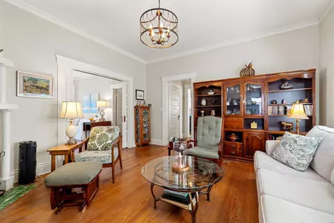 Living - 403 E Third St, Perryville, KY 40468 photo 5 of 5